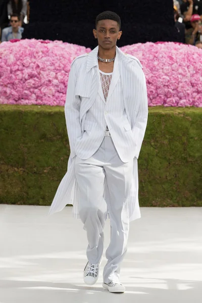 Look 5